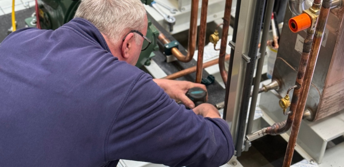 Wat zijn de huidige vacatures voor installatiemonteurs?