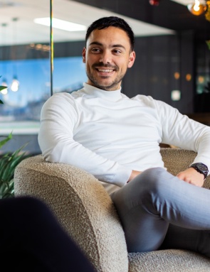 Intercedent / Adviseur